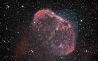Nebulosa Crescent, tra bozzoli e fuochi d’artificio